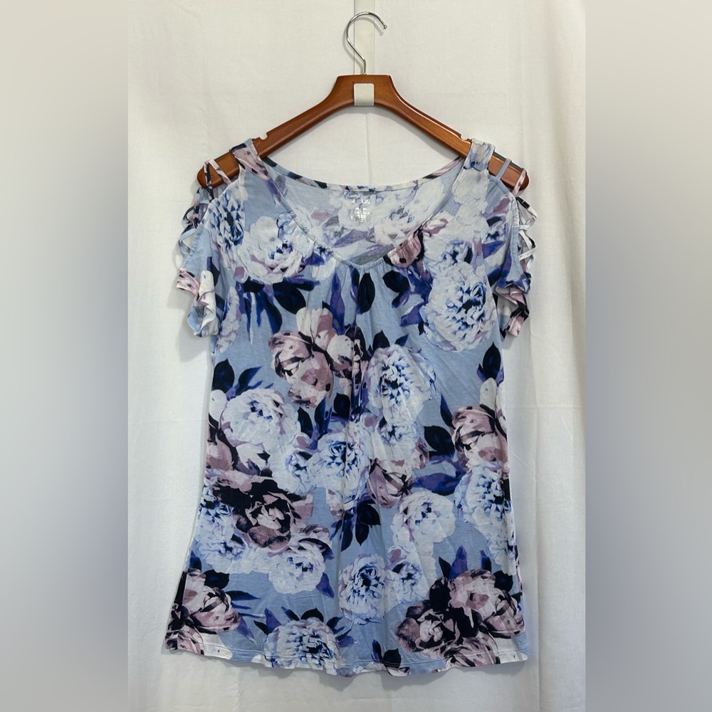 Jennifer Lopez - Floral V-Neck Blouse With Criss-Crossed Sleeve Detail